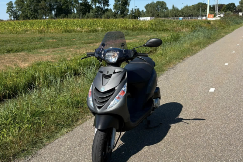 Scooter start niet? Het complete stappenplan (2-takt vs. 4-takt)